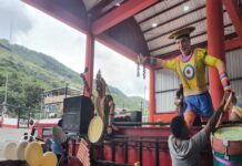 31 de diciembre, 2:00 p.m., parte el desfile Bomberos de Carnaval